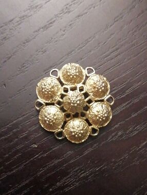 Sarah Coventry Gold-Tone Floral Cluster Vintage Brooch
